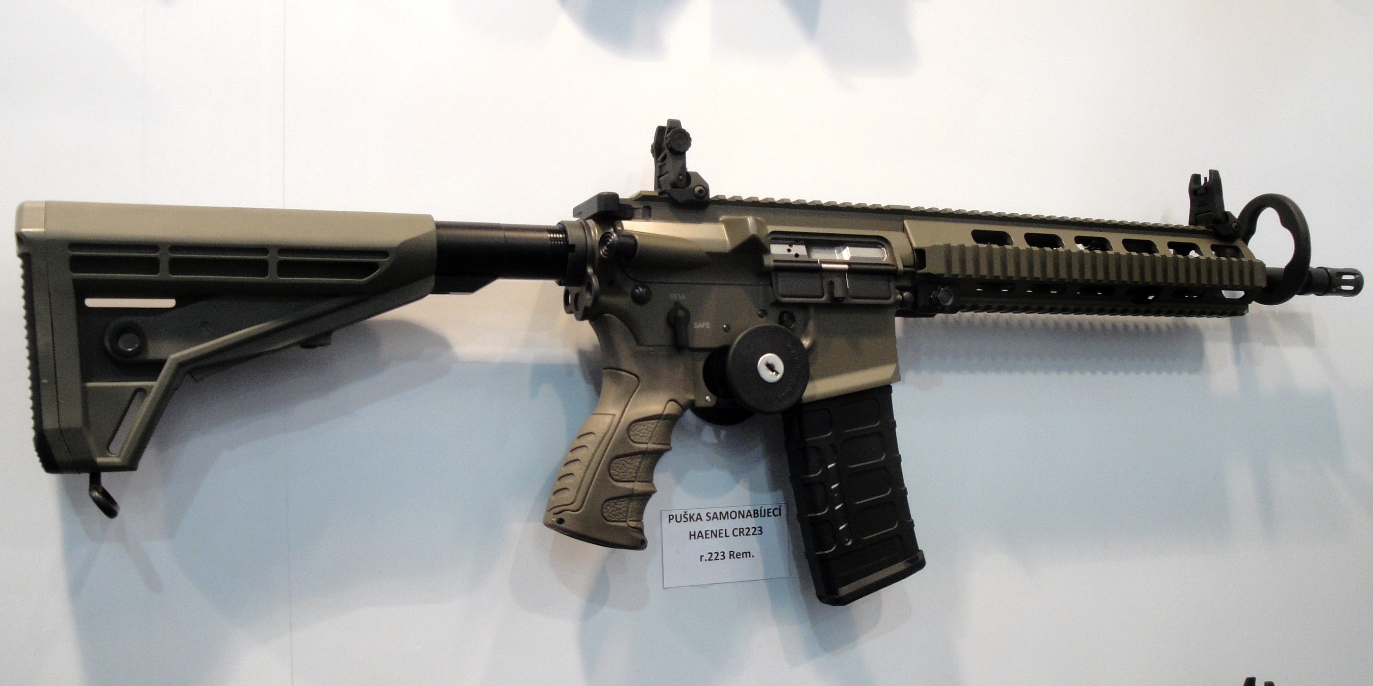Senapan Serbu Gas Piston 5.56mm